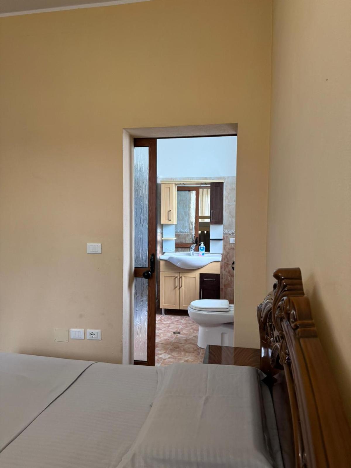 Blissful Hostel Shkoder Luaran gambar