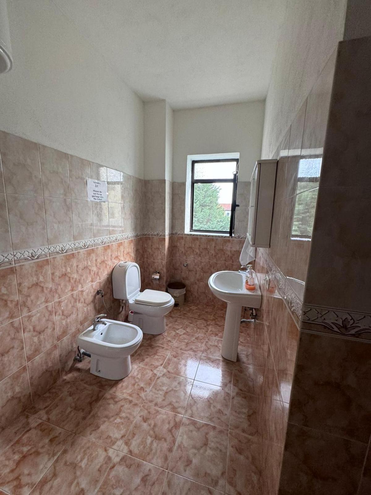 Blissful Hostel Shkoder Luaran gambar
