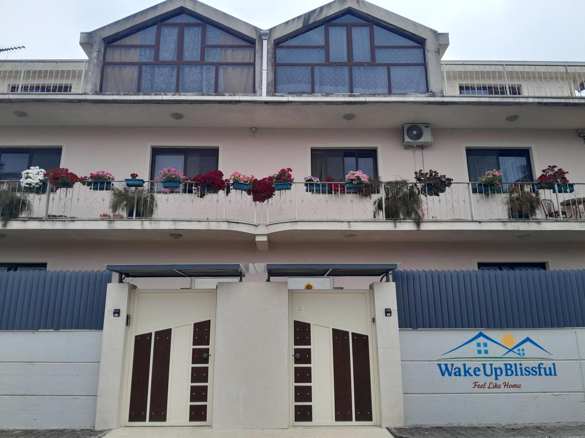 Blissful Hostel Shkoder Luaran gambar